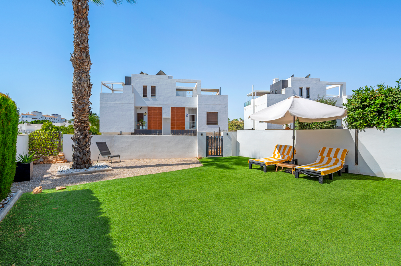 Villa in Alicante, Spain 3 bedrooms,  No. 198887
