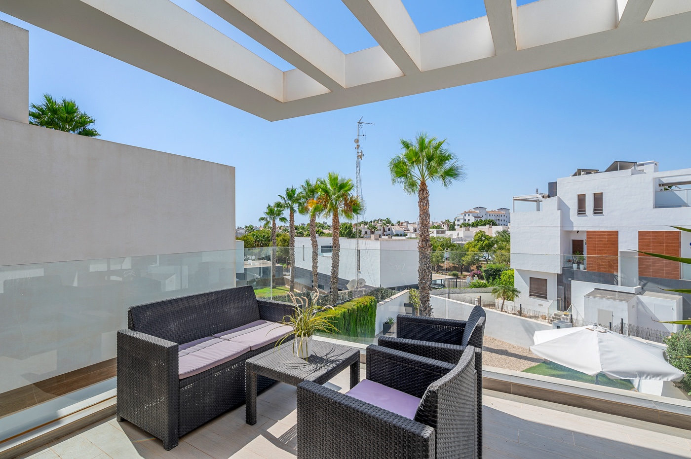 Villa in Alicante, Spain 3 bedrooms,  No. 198887