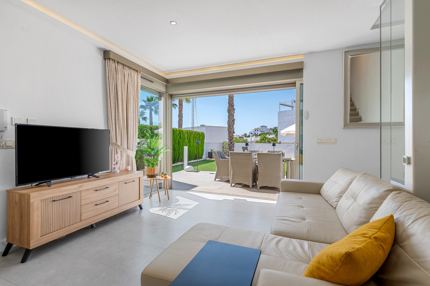 Villa in Alicante, Spain 3 bedrooms,  No. 198887