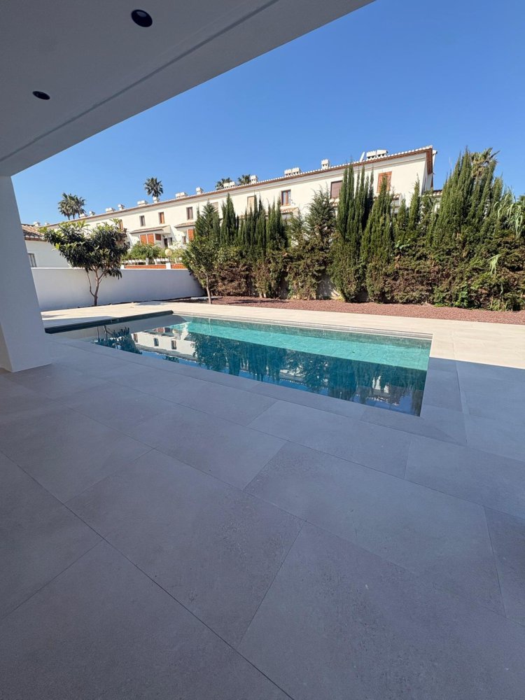 Villa a Denia, Alicante, Spagna 3 camere da letto, 150 mq. N° 198982