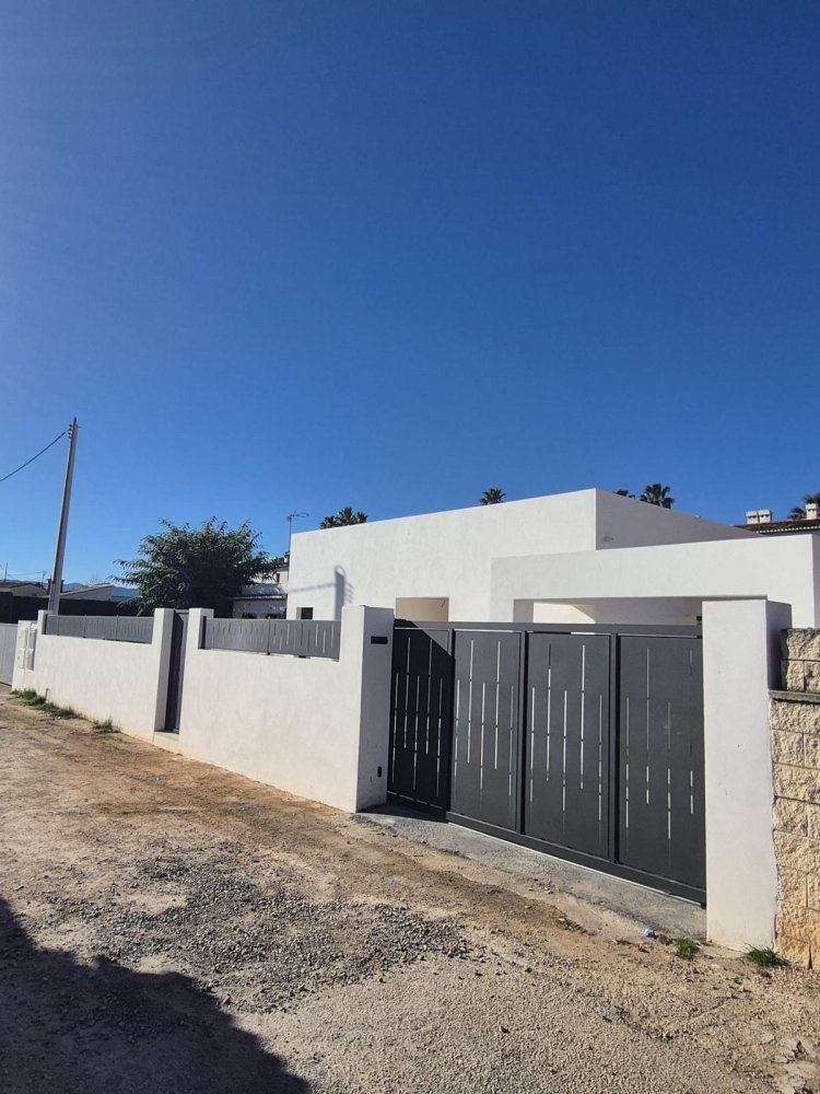 Villa a Denia, Alicante, Spagna 3 camere da letto, 150 mq. N° 198982