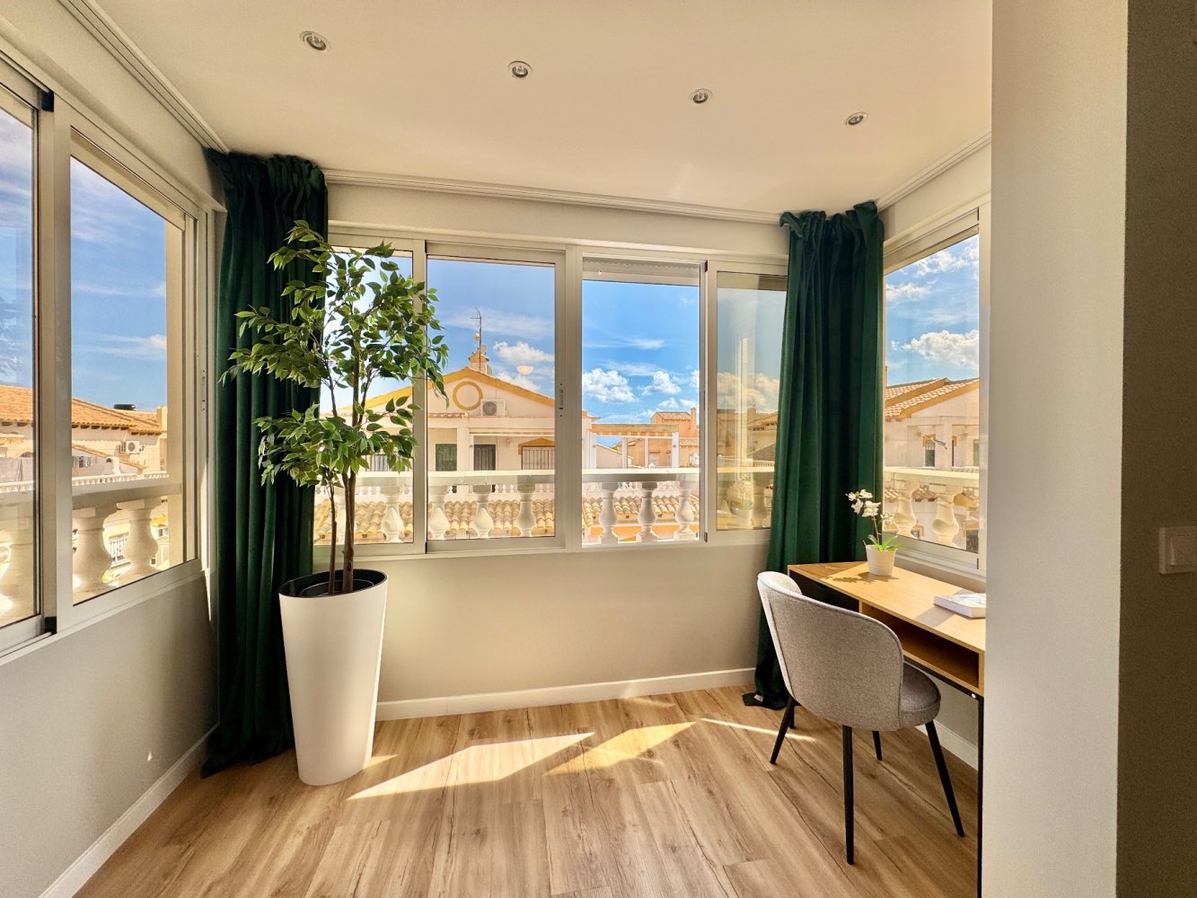 Kaupunkipientalo Alicante, Espanja 3 makuuhuonetta, 90 m2 No. 197465