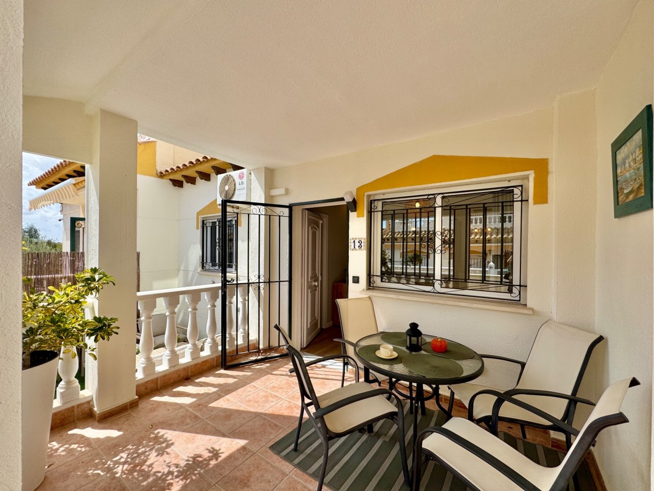 Kaupunkipientalo Alicante, Espanja 3 makuuhuonetta, 90 m2 No. 197465