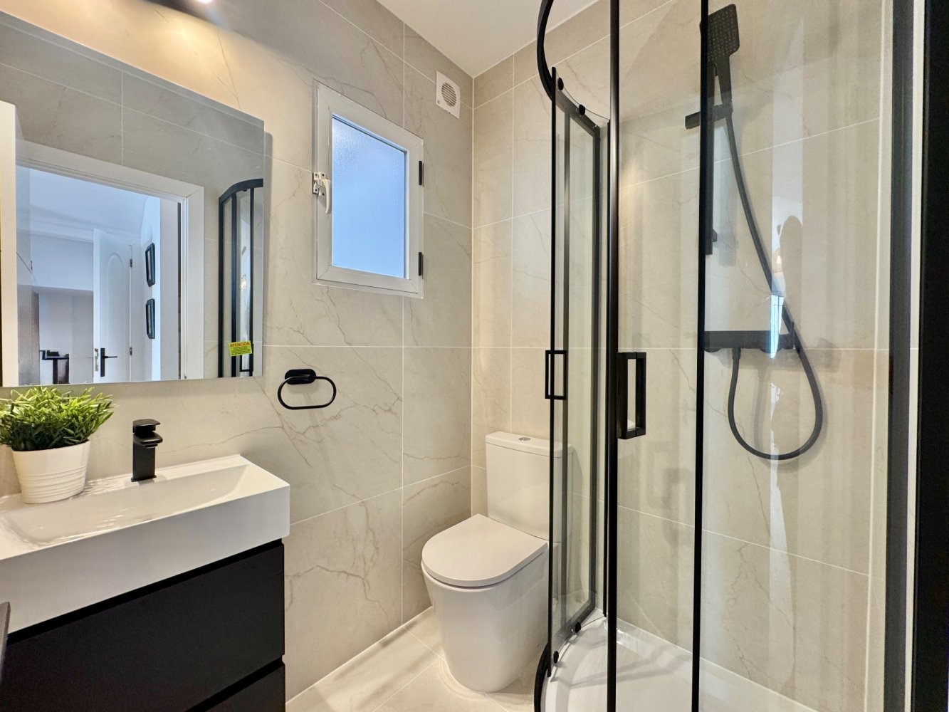 Kaupunkipientalo Alicante, Espanja 3 makuuhuonetta, 90 m2 No. 197465