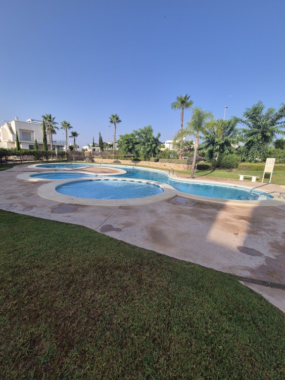 Bungalow en Vistabella, Alicante, España 2 dormitorios, 80 m2 No. 199375