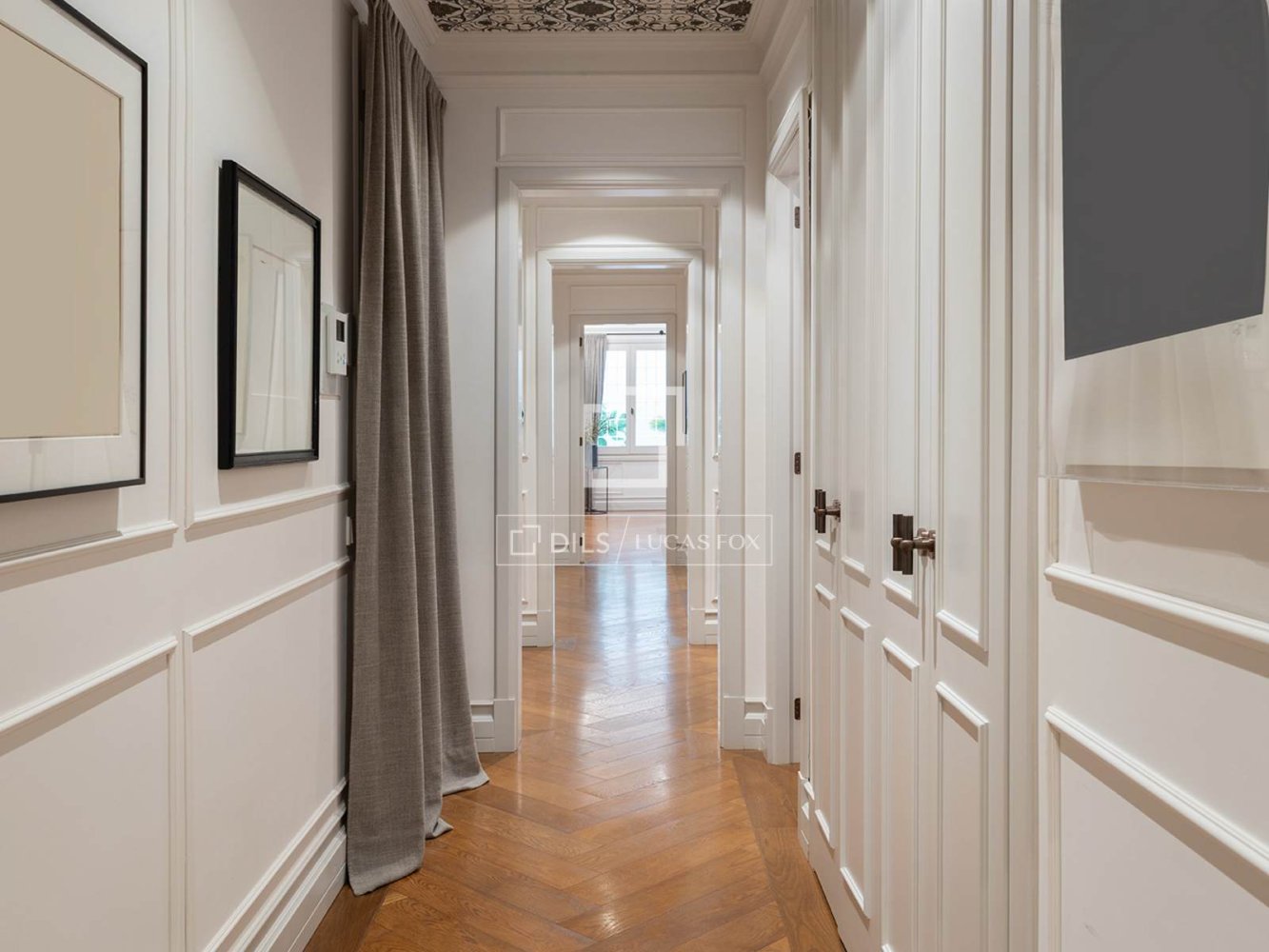 Apartamento en Barcelona, España 3 dormitorios, 250 m2 No. 198476