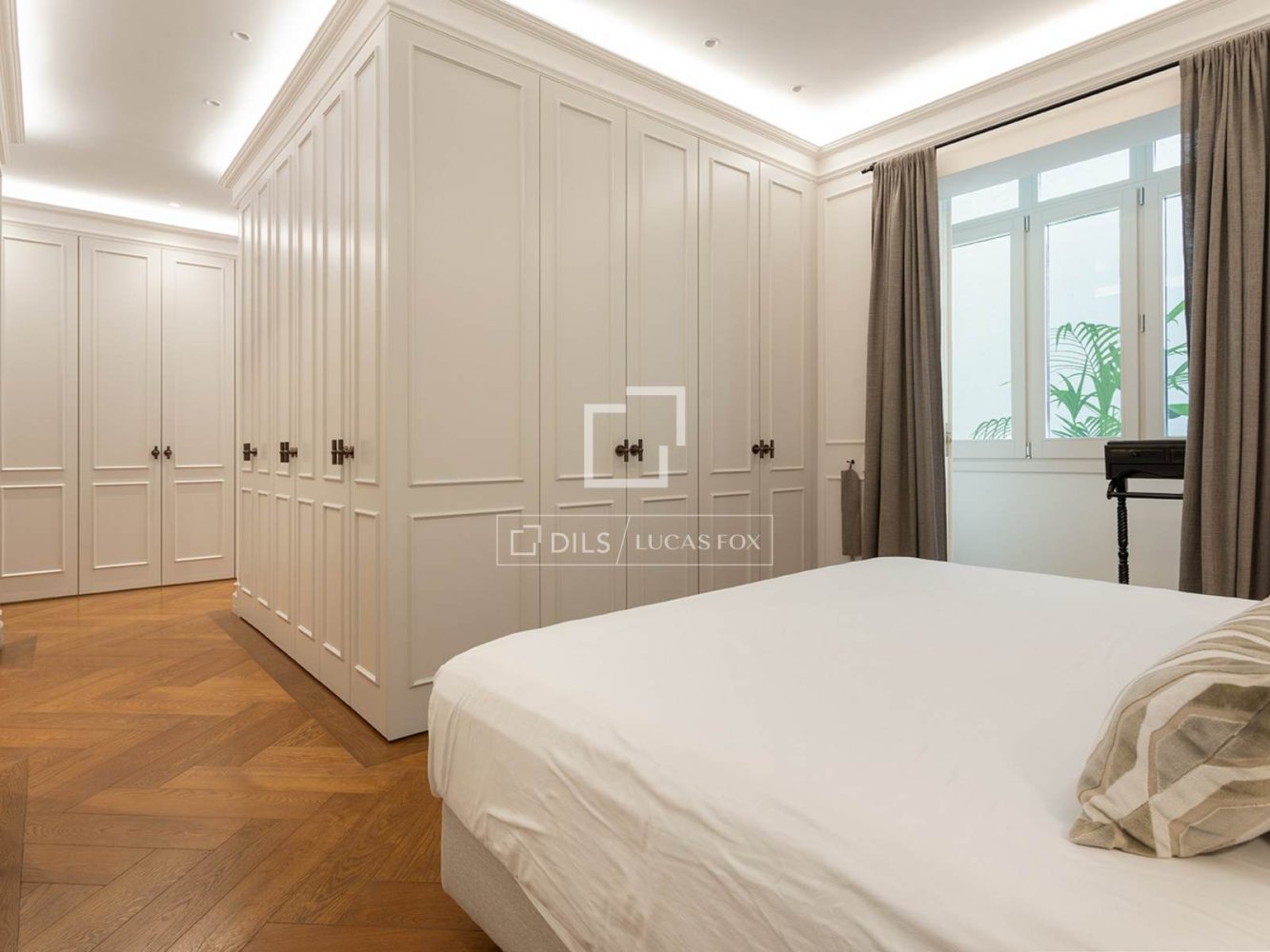 Apartamento en Barcelona, España 3 dormitorios, 250 m2 No. 198476