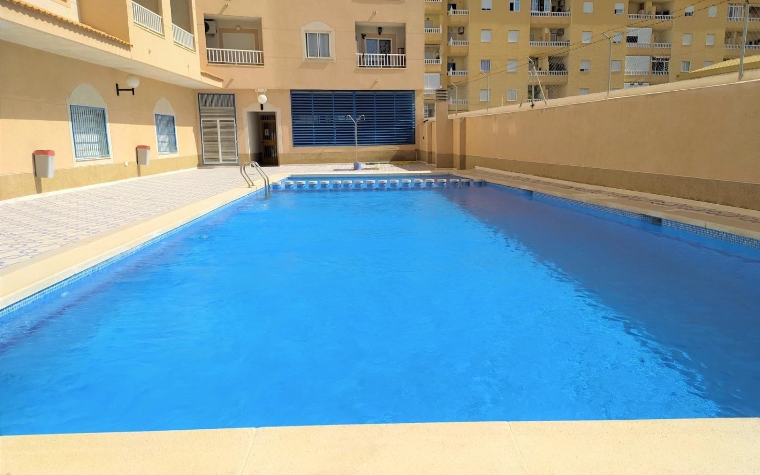 Apartamento en Torrevieja, Alicante, España 1 dormitorio, 55.01 m2 No. 198757