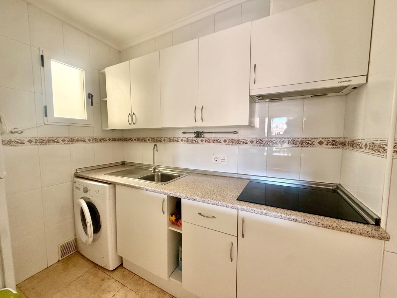 Apartamento en Torrevieja, Alicante, España 1 dormitorio, 55.01 m2 No. 198757