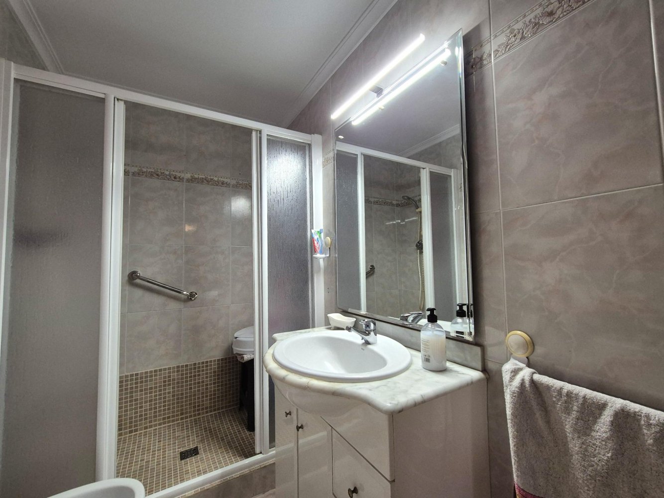 Apartamento en Alicante, España 1 dormitorio, 70 m2 No. 198759
