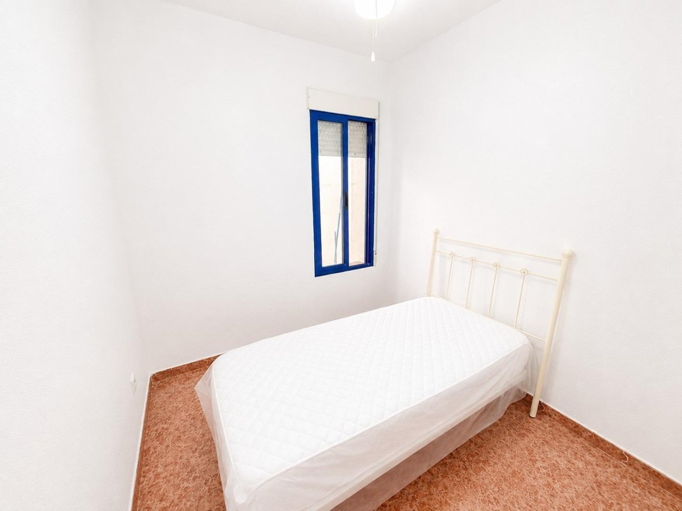Apartment in Torrevieja, Alicante, Spain 3 bedrooms, 70 sq.m. No. 198999
