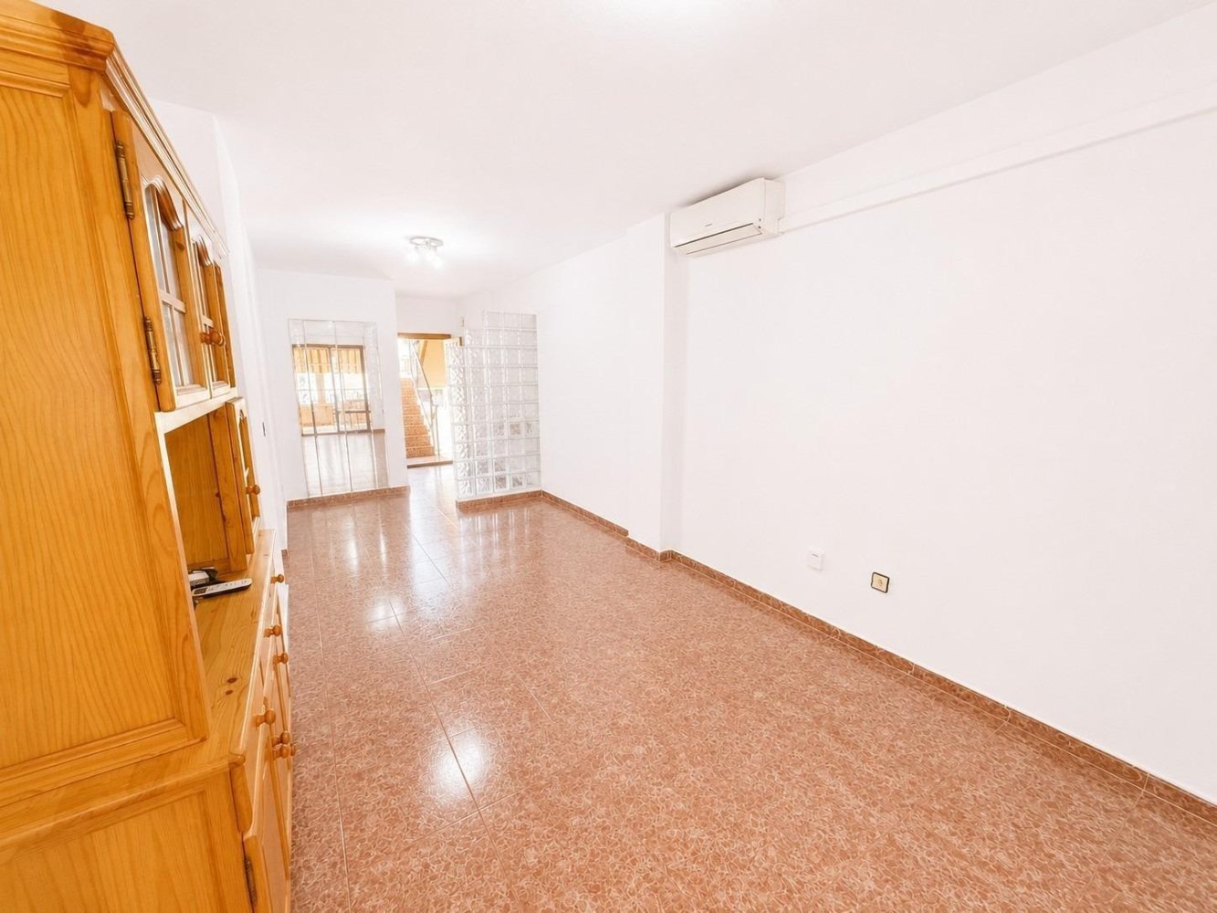 Apartment in Torrevieja, Alicante, Spain 3 bedrooms, 70 sq.m. No. 198999