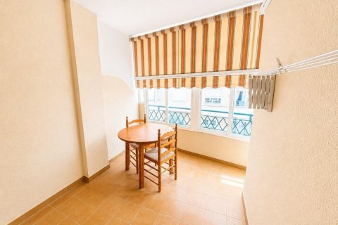 Apartment à Torrevieja, Alicante, Espagne 3 chambres, 70 m2 No. 198999