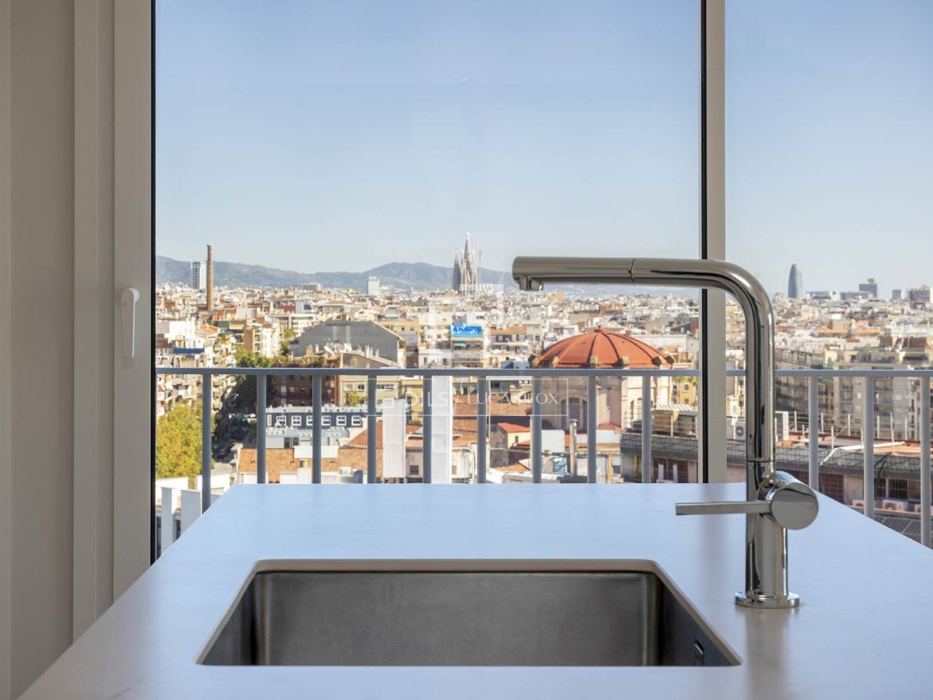 Apartamento en Barcelona, España 2 dormitorios, 92 m2 No. 199991