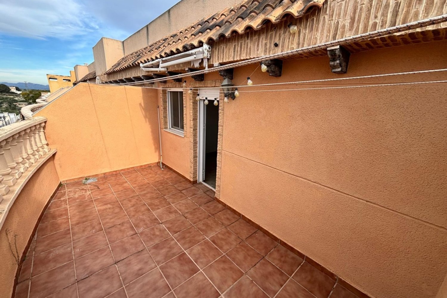 Villetta a schiera a Alicante, Spagna 5 camere da letto, 110 mq. N° 198298