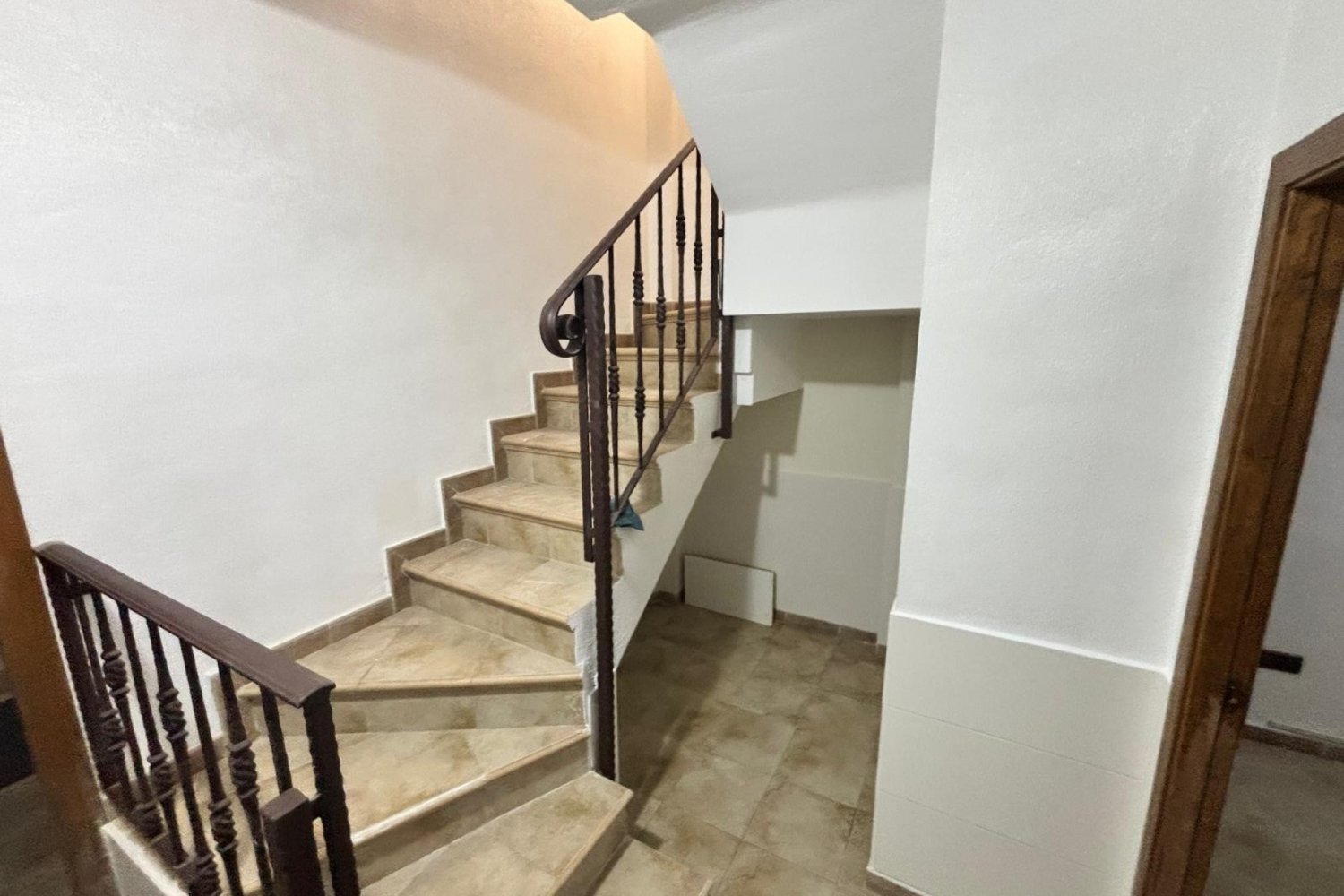 Villetta a schiera a Alicante, Spagna 5 camere da letto, 110 mq. N° 198298