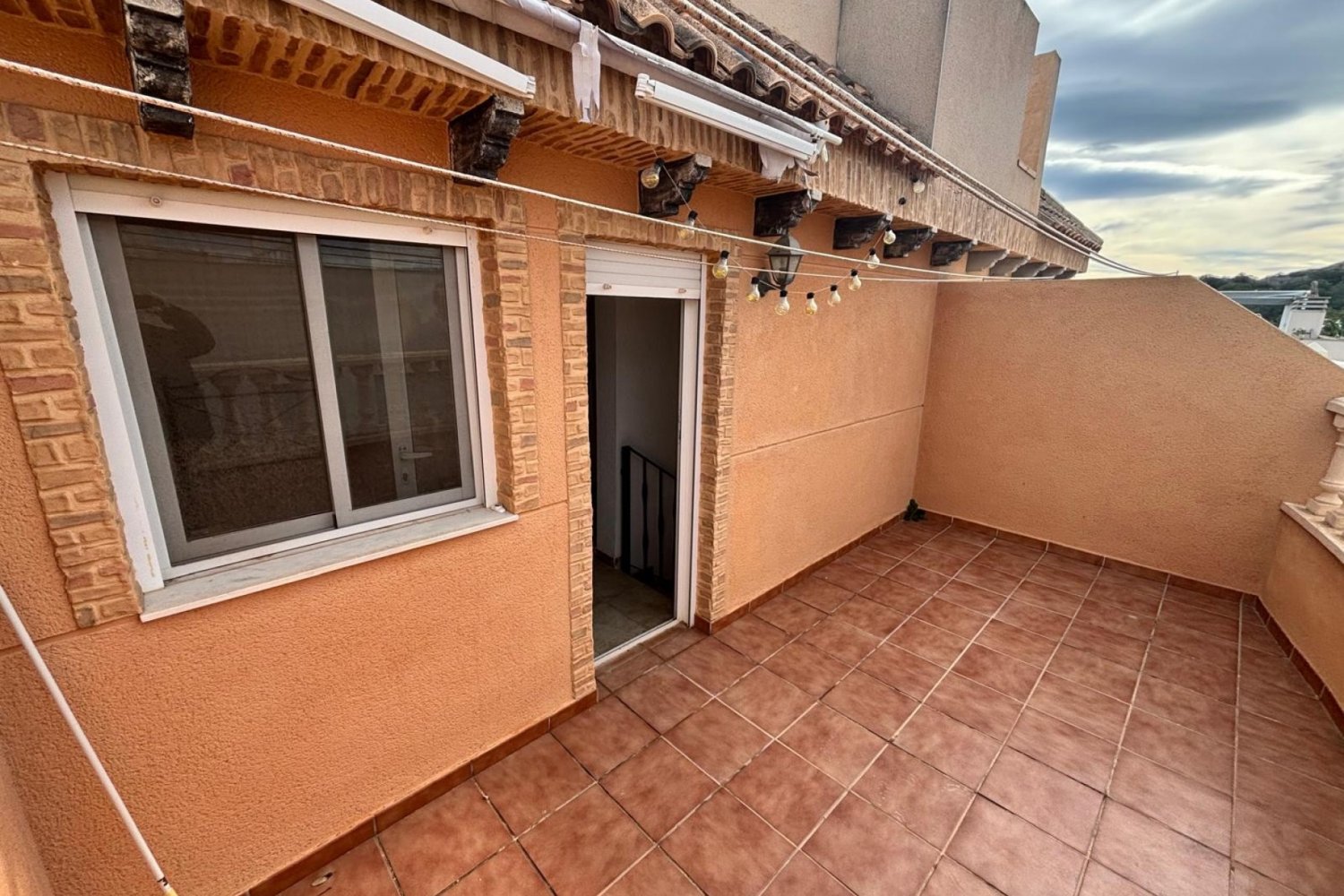 Villetta a schiera a Alicante, Spagna 5 camere da letto, 110 mq. N° 198298