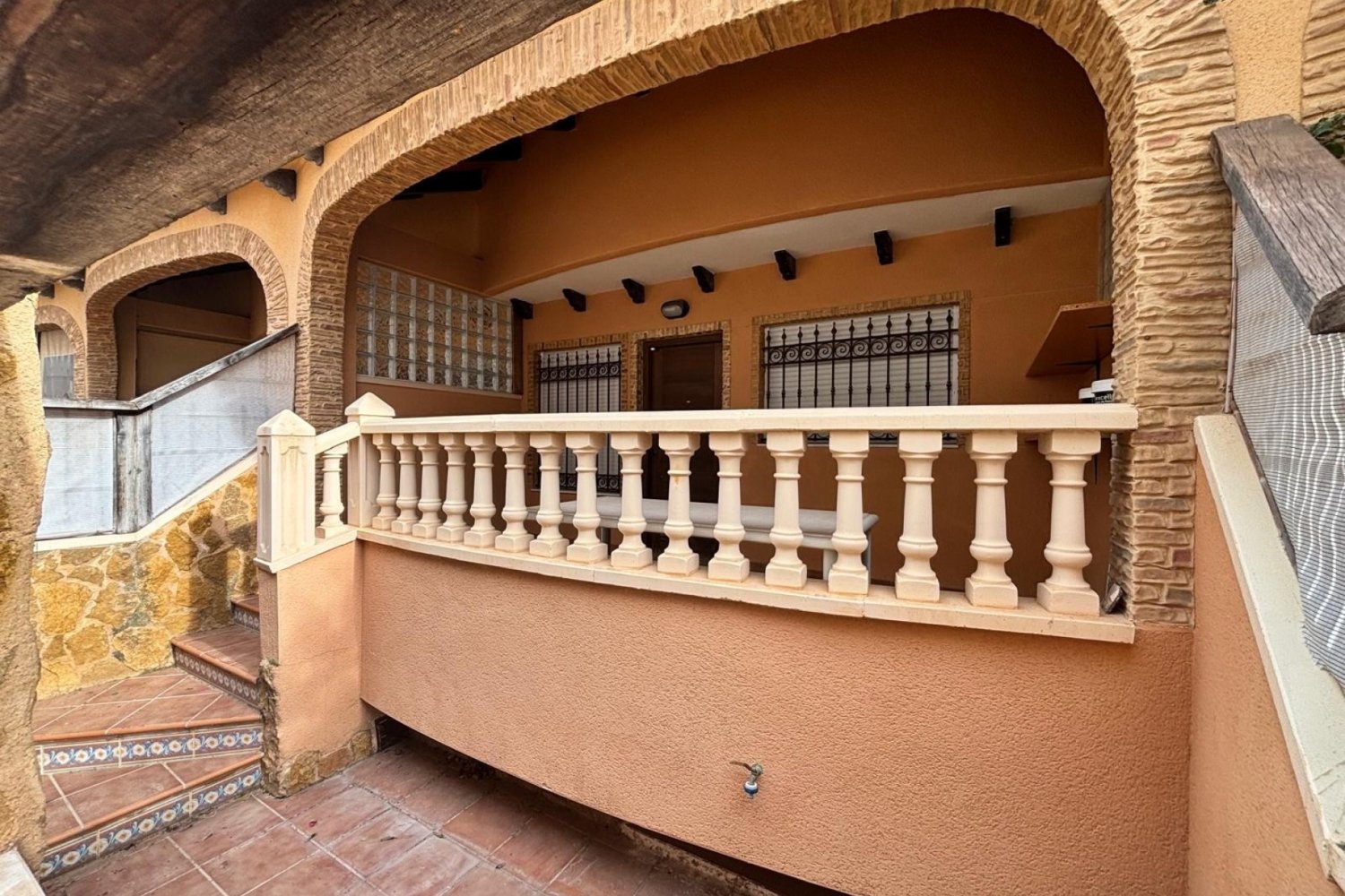 Villetta a schiera a Alicante, Spagna 5 camere da letto, 110 mq. N° 198298