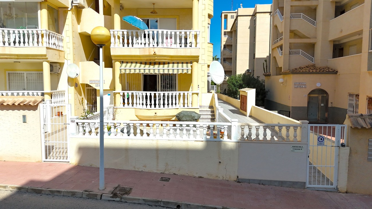 Townhouse à Guardamar del Segura, Alicante, Espagne 3 chambres, 90 m2 No. 199788