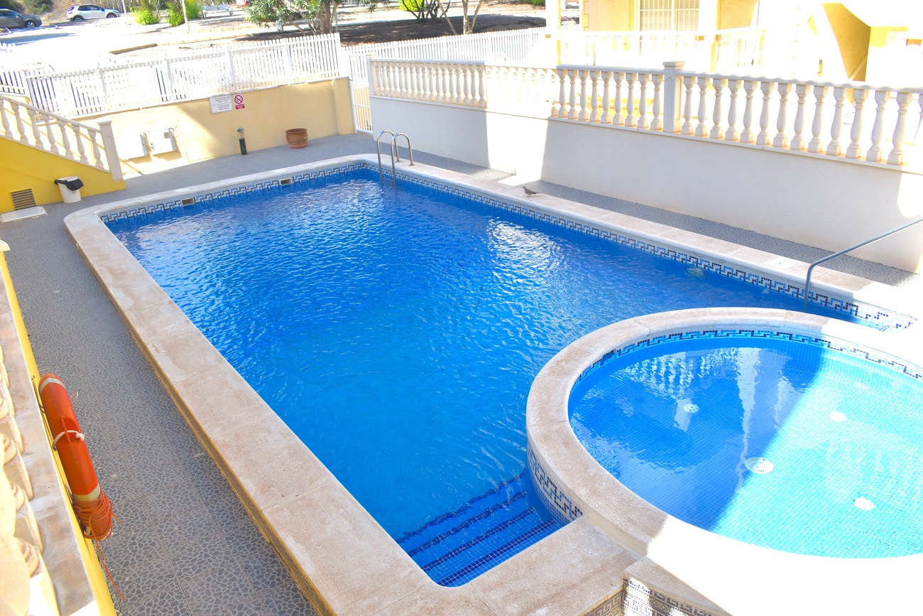 Townhouse à Guardamar del Segura, Alicante, Espagne 3 chambres, 90 m2 No. 199788