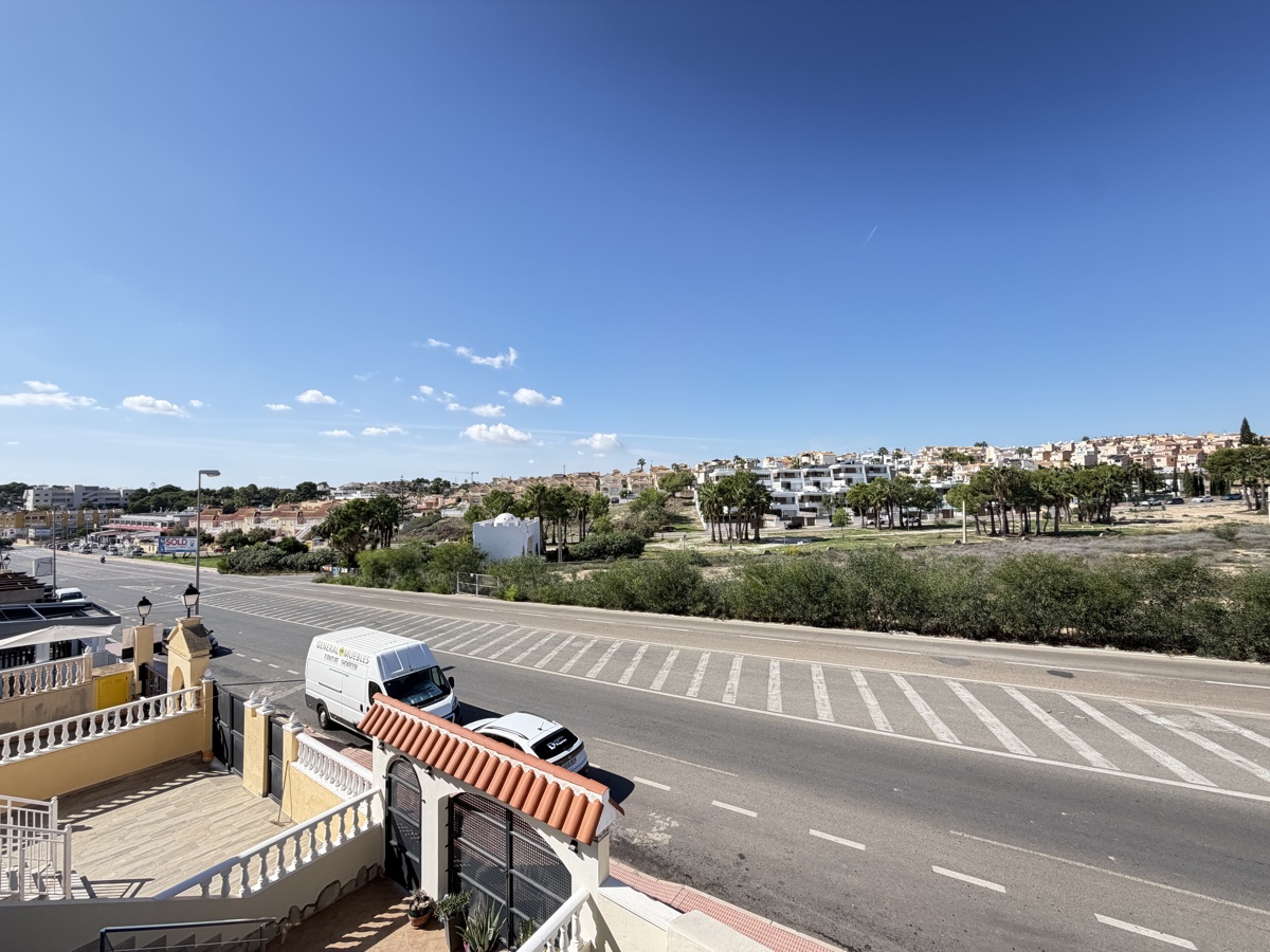 Casa adosada en Villamartin, Alicante, España 3 dormitorios, 80 m2 No. 198994