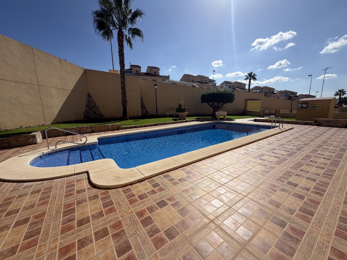 Casa adosada en Villamartin, Alicante, España 3 dormitorios, 80 m2 No. 198994