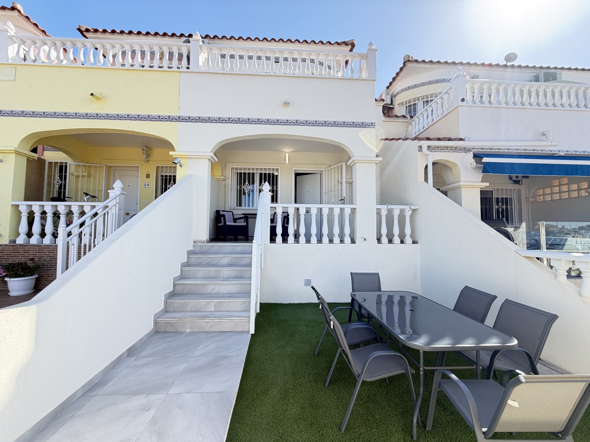 Casa adosada en Villamartin, Alicante, España 3 dormitorios, 80 m2 No. 198994
