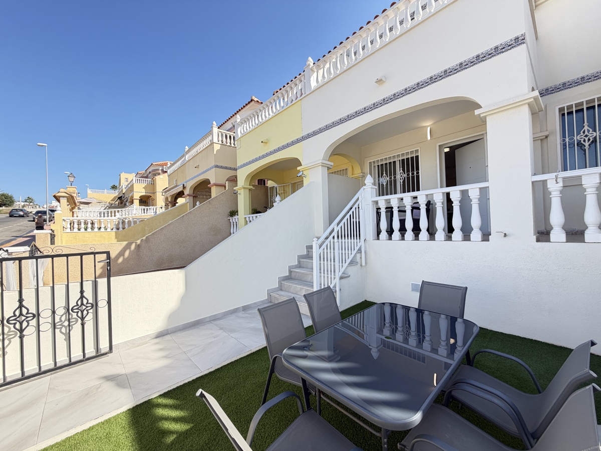 Casa adosada en Villamartin, Alicante, España 3 dormitorios, 80 m2 No. 198994