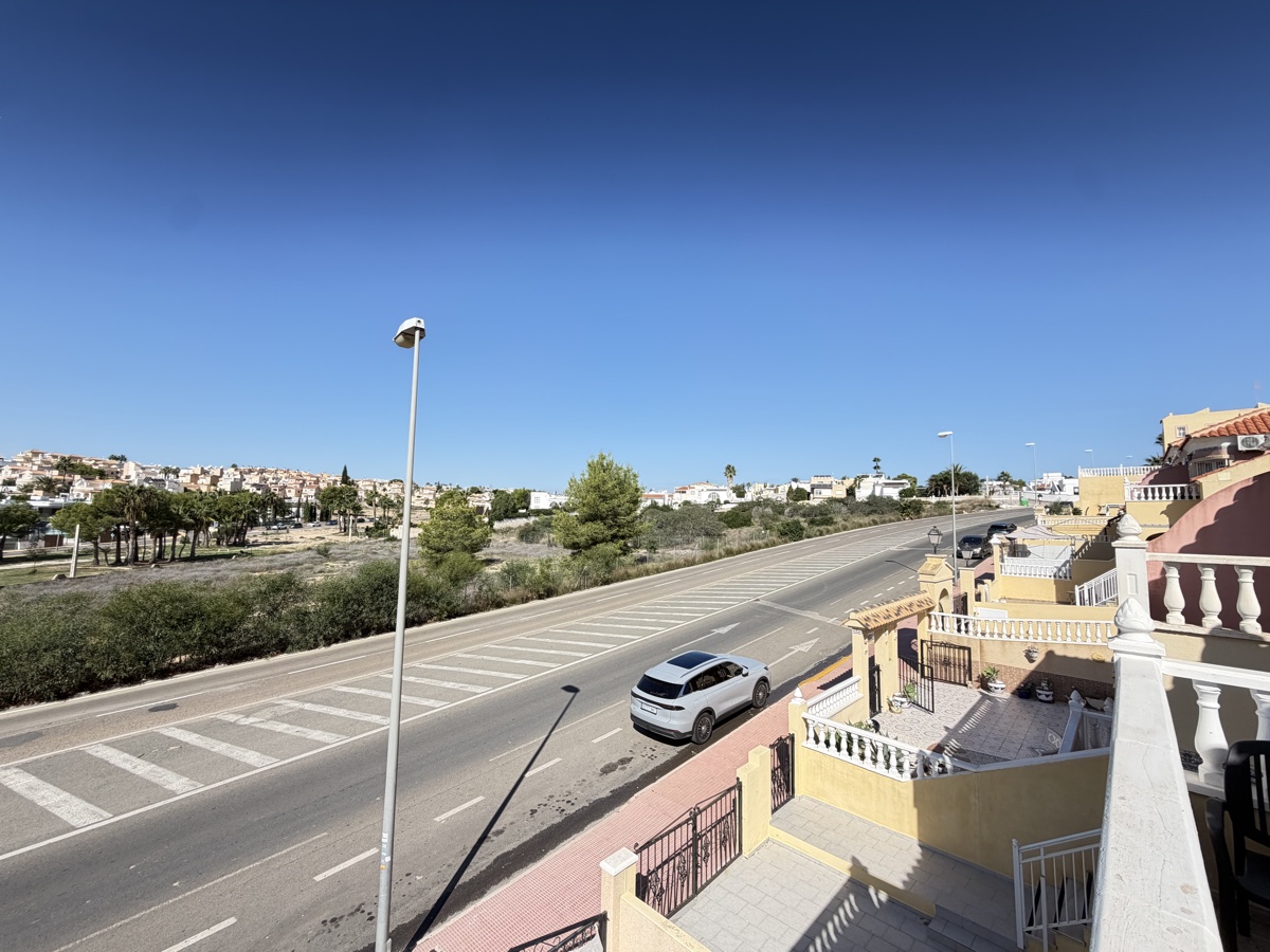Casa adosada en Villamartin, Alicante, España 3 dormitorios, 80 m2 No. 198994