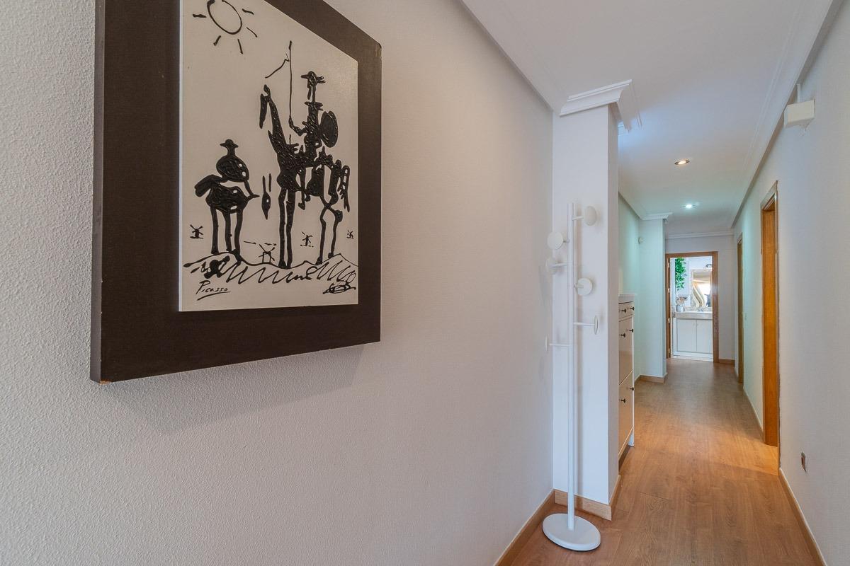 Apartamento en Torrevieja, Alicante, España 3 dormitorios, 110 m2 No. 199828