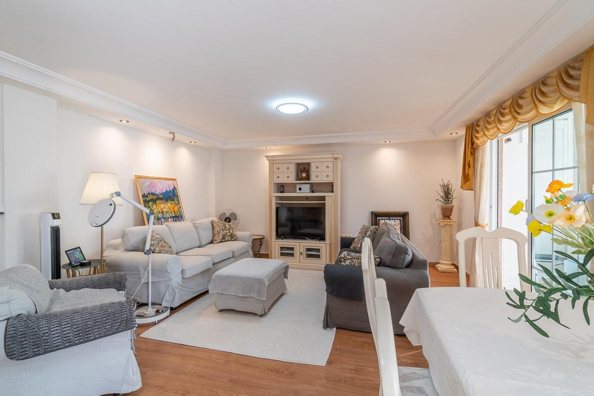 Apartamento en Torrevieja, Alicante, España 3 dormitorios, 110 m2 No. 199828