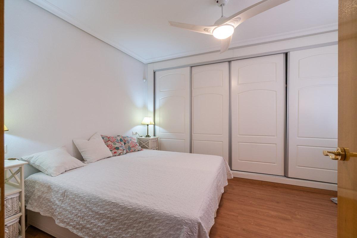 Apartamento en Torrevieja, Alicante, España 3 dormitorios, 110 m2 No. 199828
