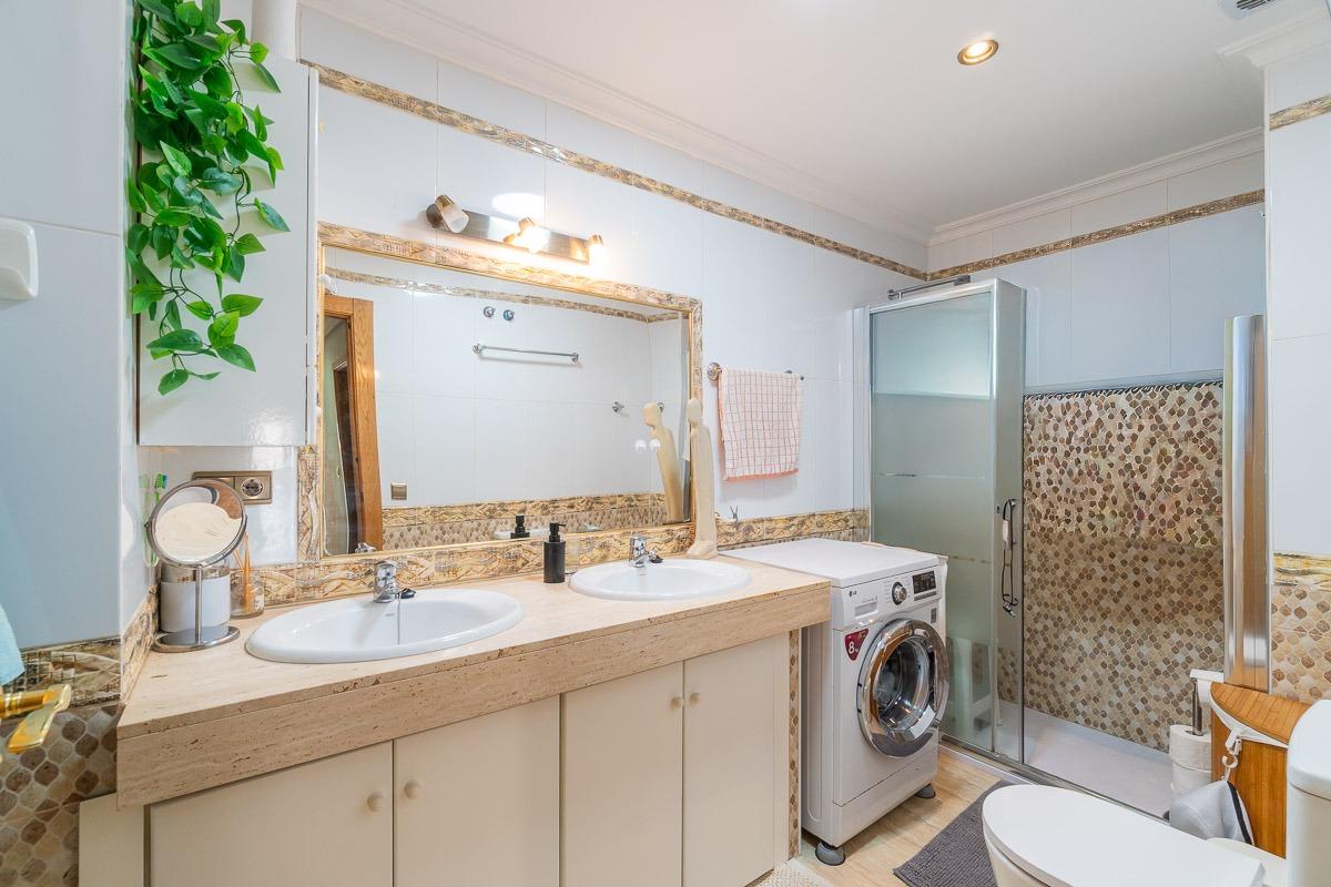 Apartamento en Torrevieja, Alicante, España 3 dormitorios, 110 m2 No. 199828