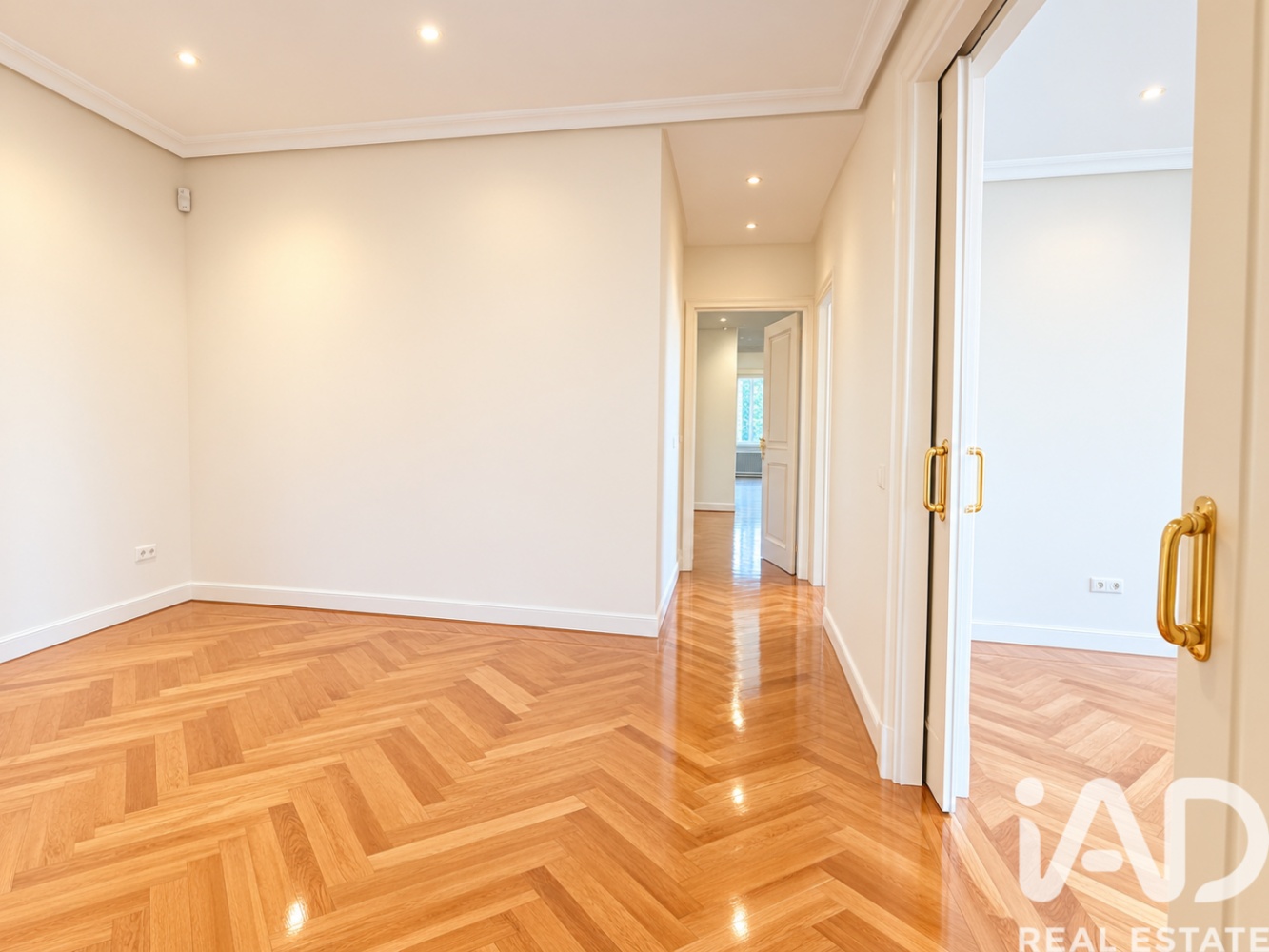 Dzīvoklis Madrid, Spānijā 4 istabas, 220 m2 Nr. 197691