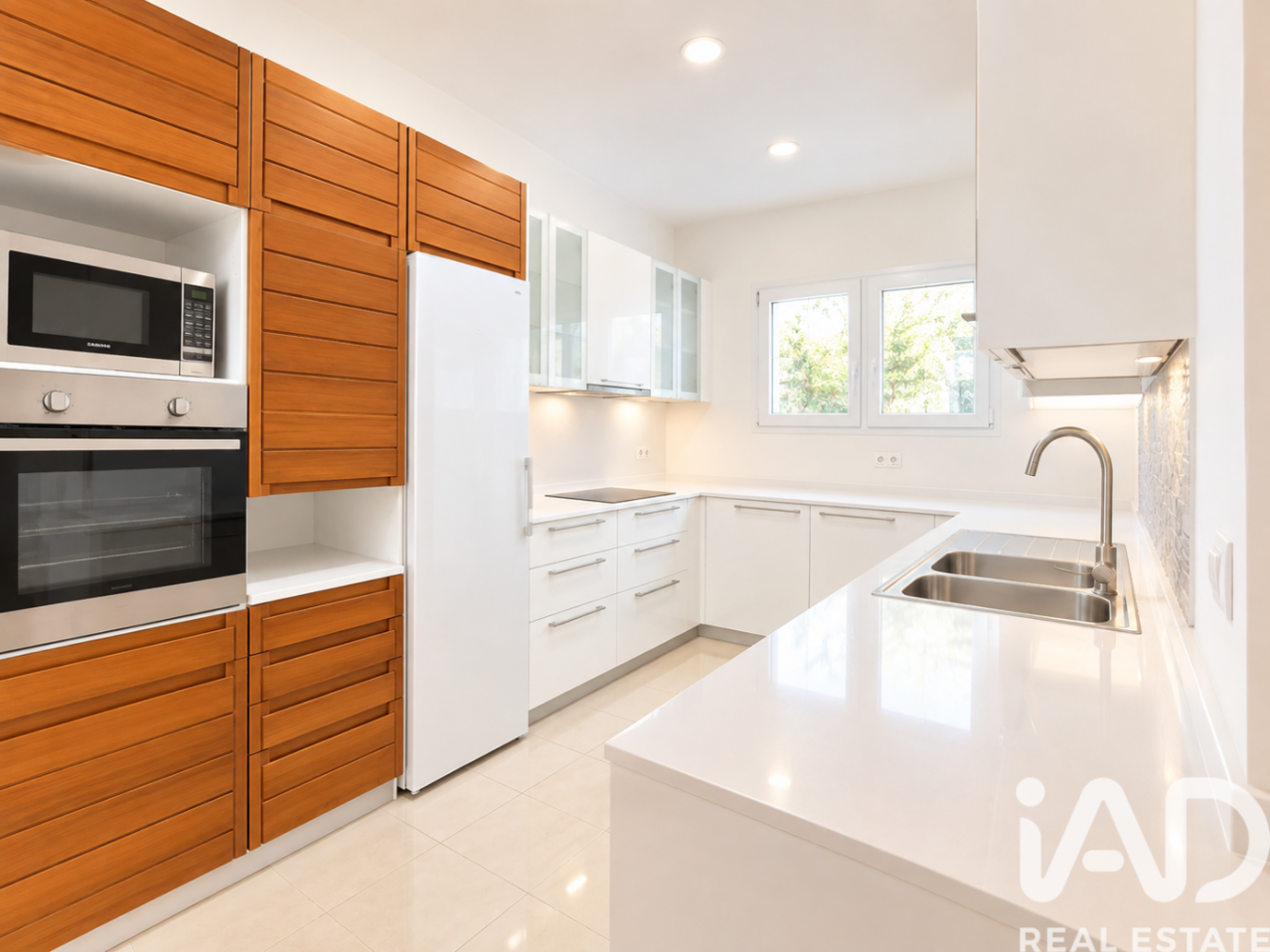 Dzīvoklis Madrid, Spānijā 4 istabas, 220 m2 Nr. 197691
