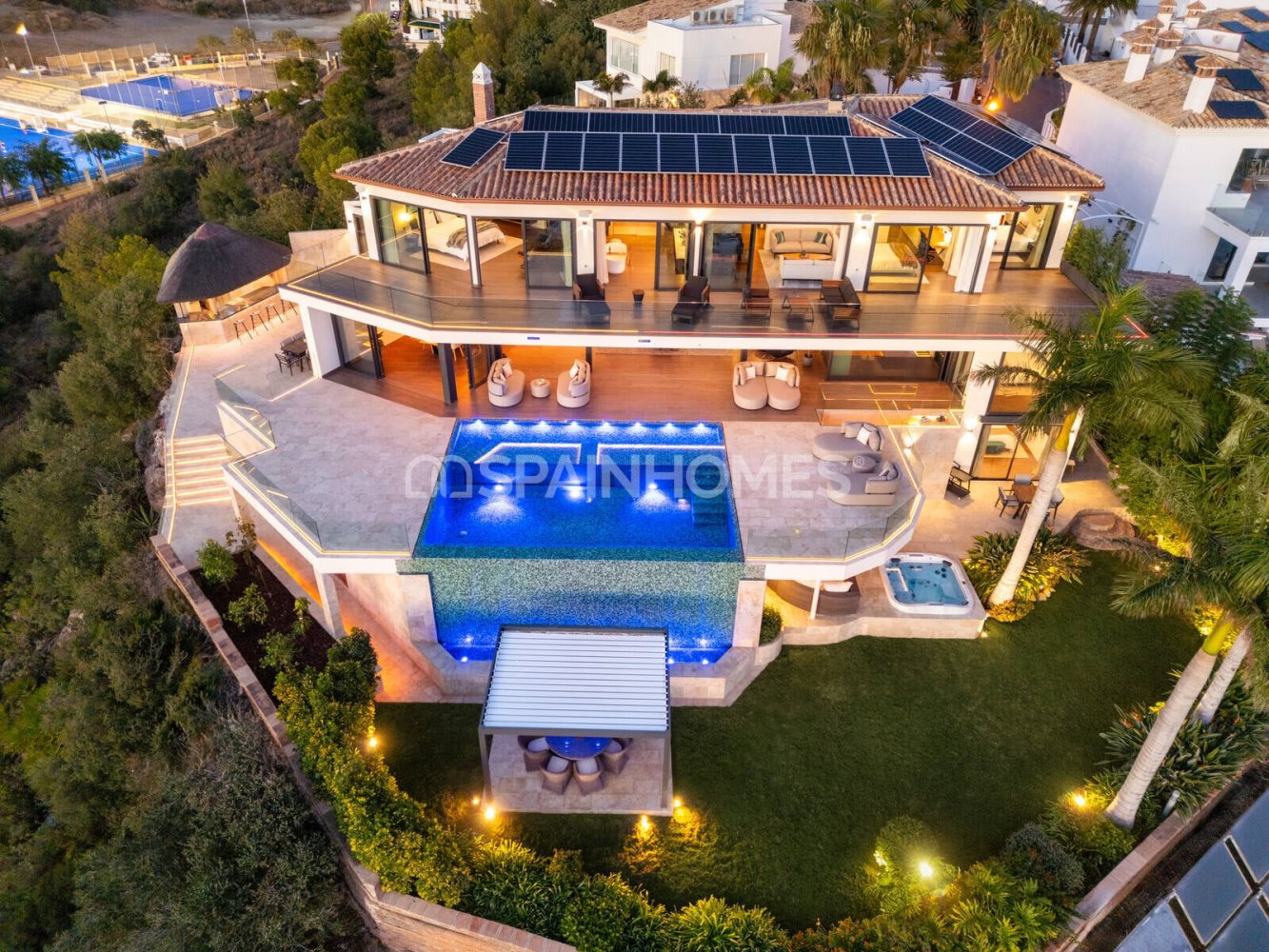 Villa à Benalmadena, Malaga, Espagne 6 chambres, 504 m2 No. 198072