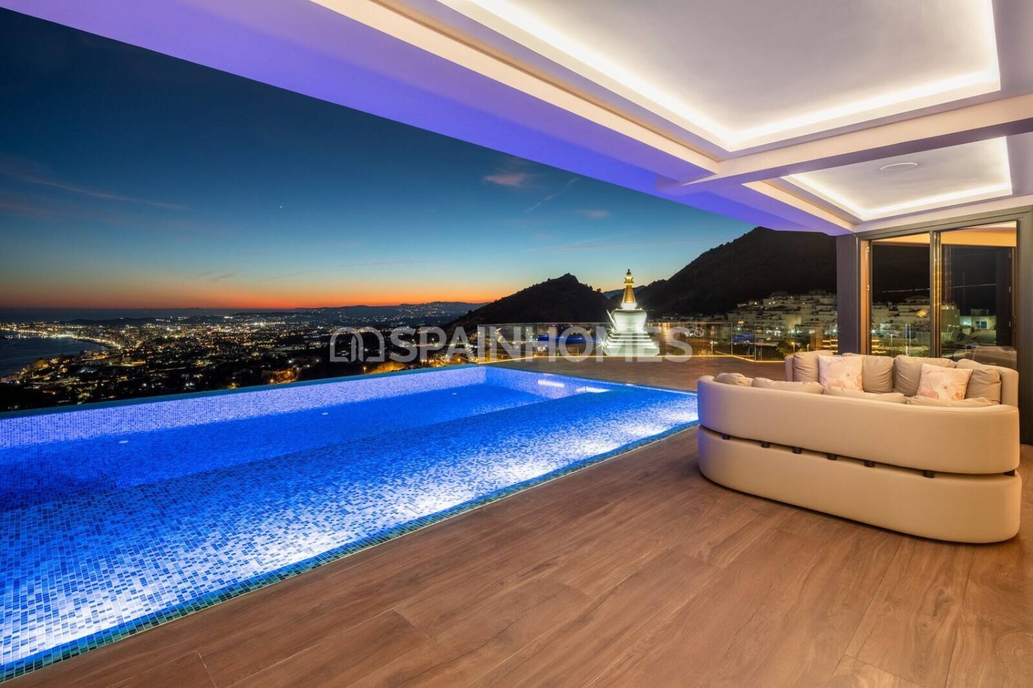 Villa à Benalmadena, Malaga, Espagne 6 chambres, 504 m2 No. 198072