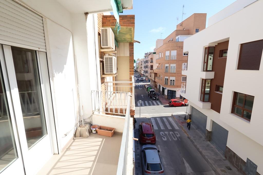 Apartamento en Torrevieja, Alicante, España 3 dormitorios, 105 m2 No. 197893