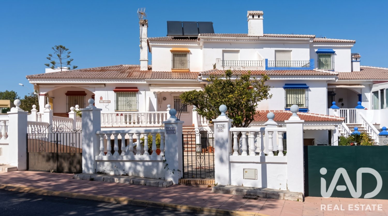 Rindu māja Almonte, Huelva, Spānijā 3 istabas, 145 m2 Nr. 197681