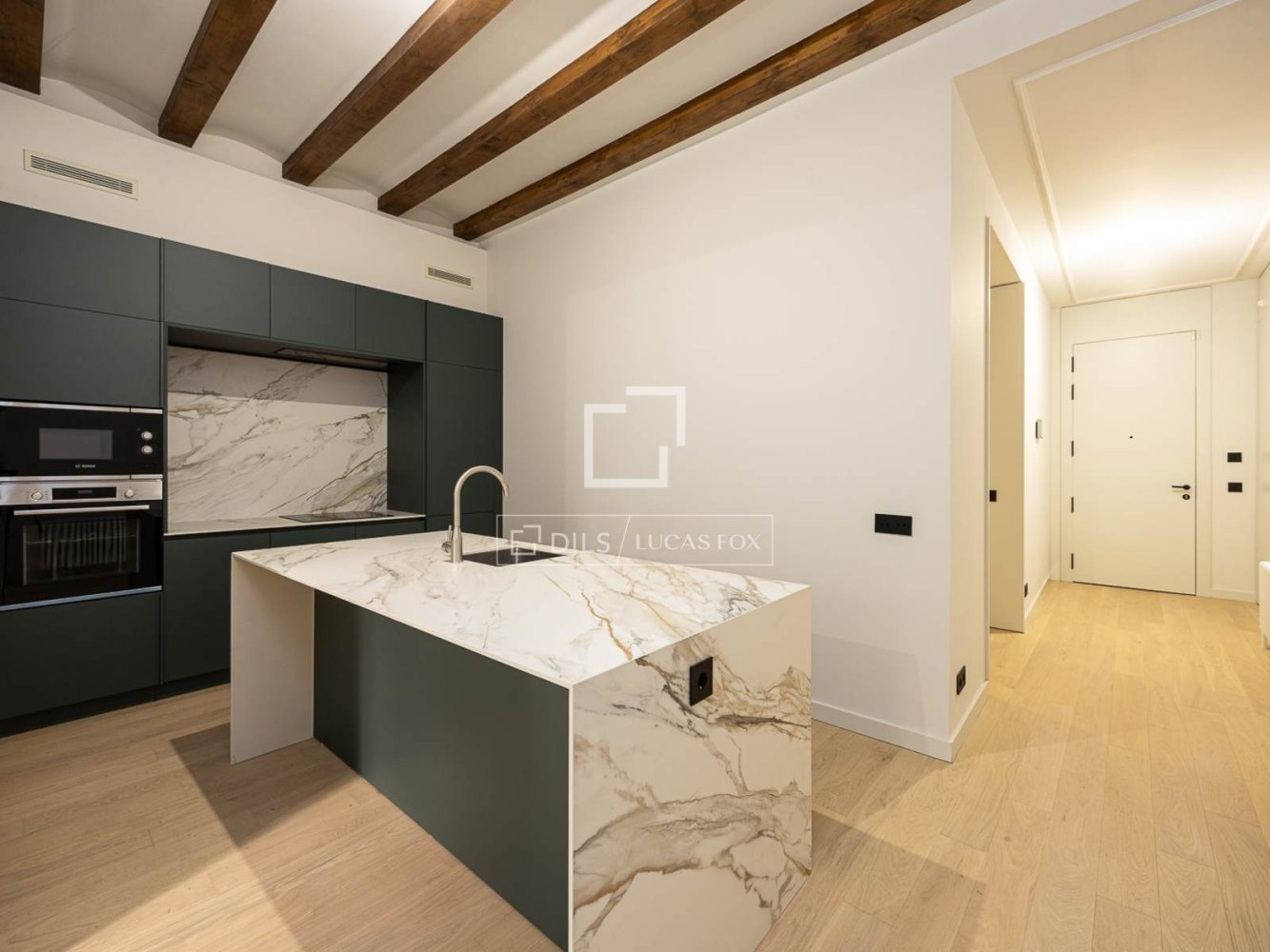 Apartamento en Barcelona, España 2 dormitorios, 110 m2 No. 198489