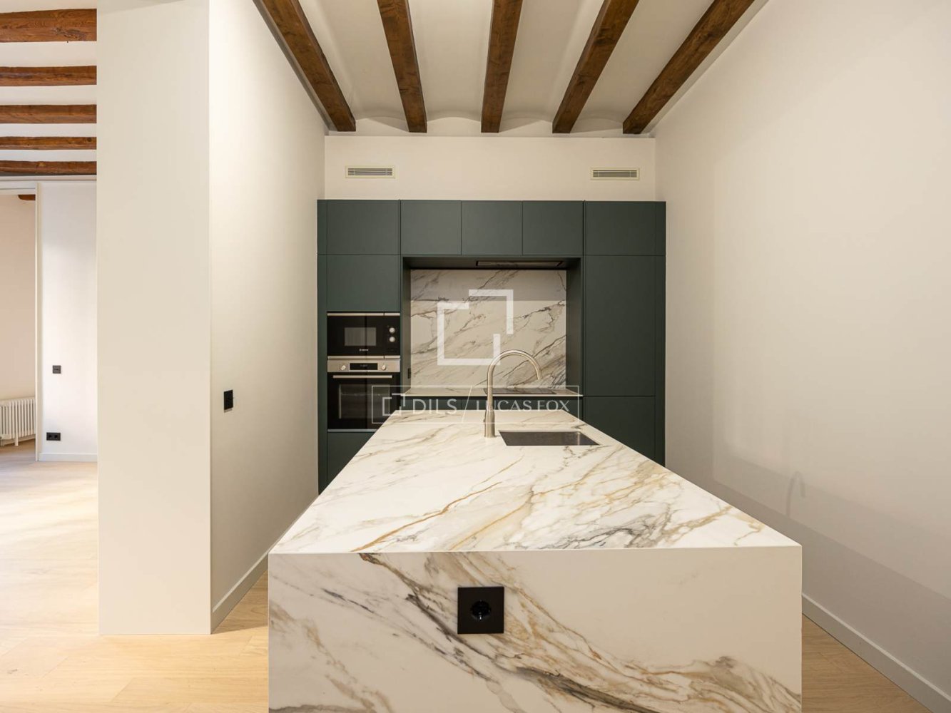 Apartamento en Barcelona, España 2 dormitorios, 110 m2 No. 198489