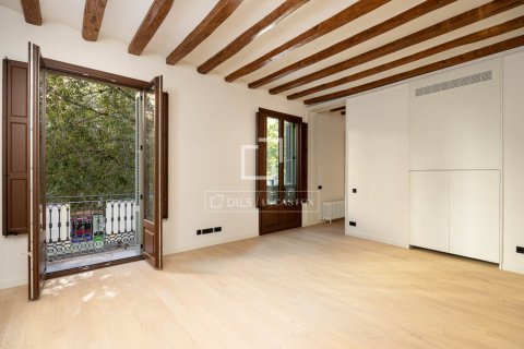 Apartment in Barcelona, Spain 2 bedrooms, 110 sq.m. No. 198489