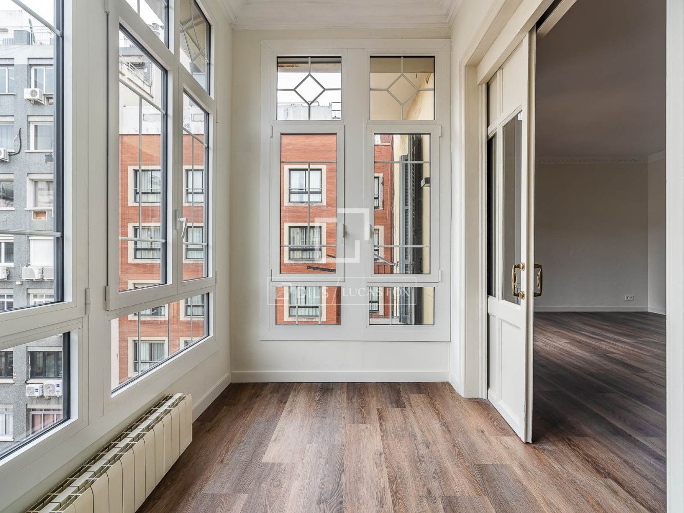 Apartment à Barcelona, Espagne 5 chambres, 178 m2 No. 200003