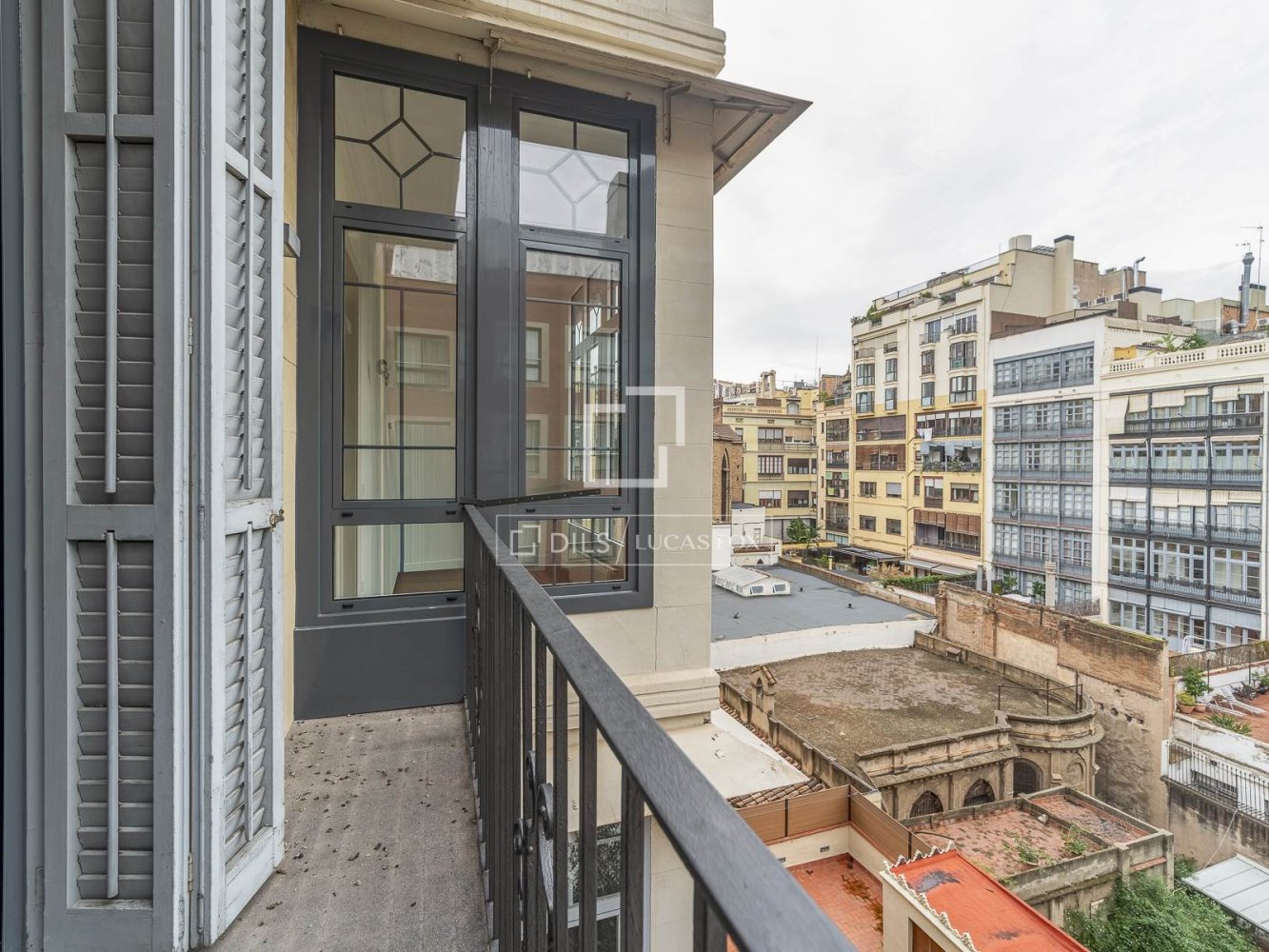 Apartment à Barcelona, Espagne 5 chambres, 178 m2 No. 200003