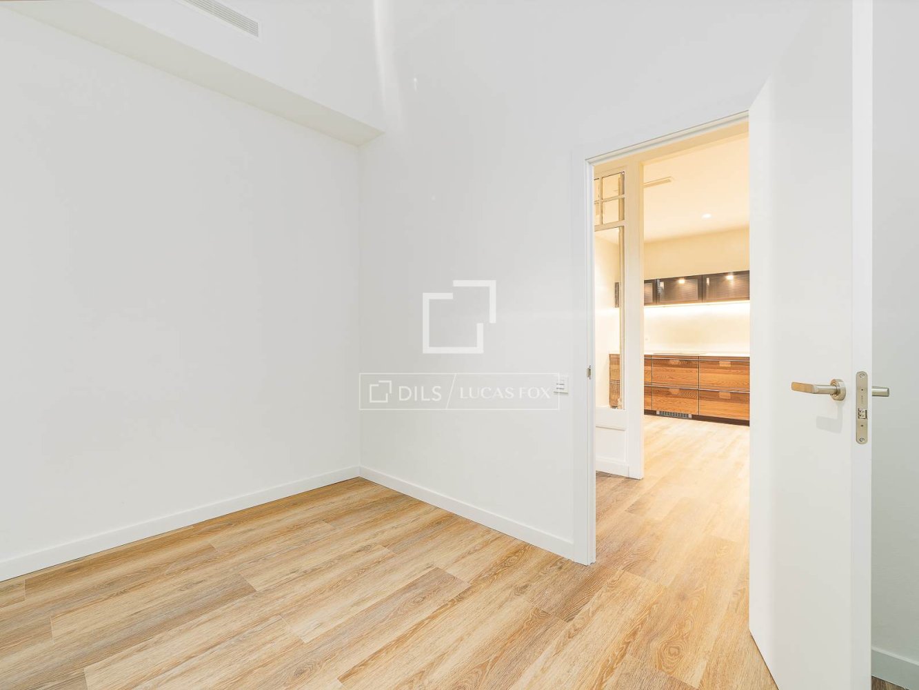 Apartment à Barcelona, Espagne 5 chambres, 178 m2 No. 200003