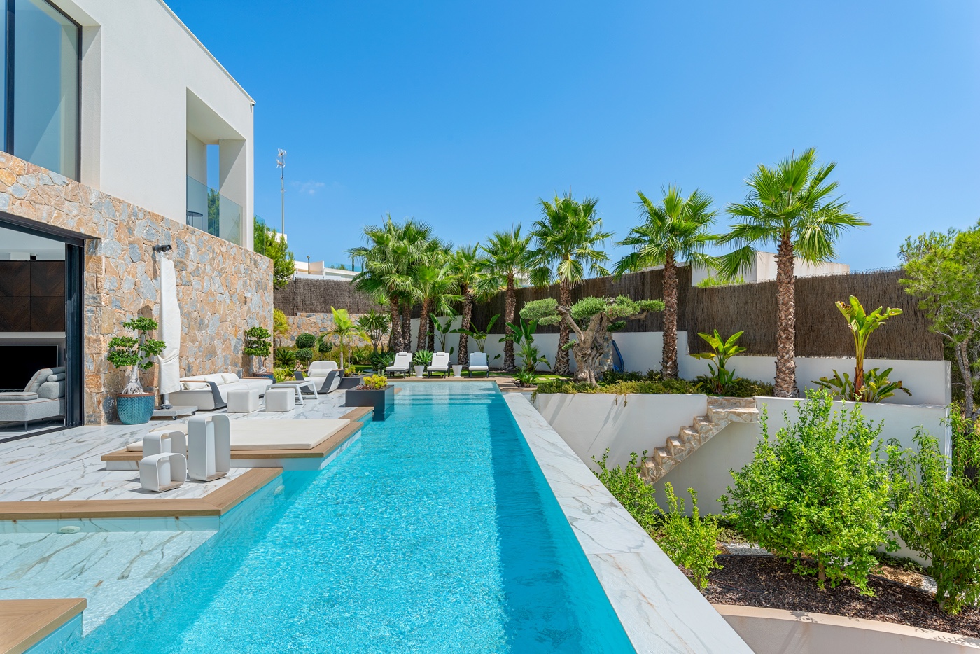 Villa a Pinar De Campoverde, Alicante, Spagna 4 camere da letto, 495 mq. N° 194885