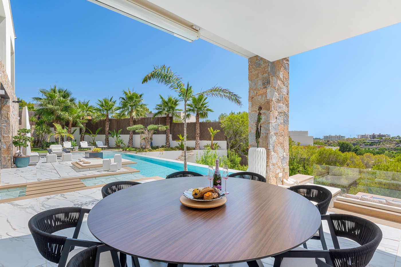 Villa a Pinar De Campoverde, Alicante, Spagna 4 camere da letto, 495 mq. N° 194885