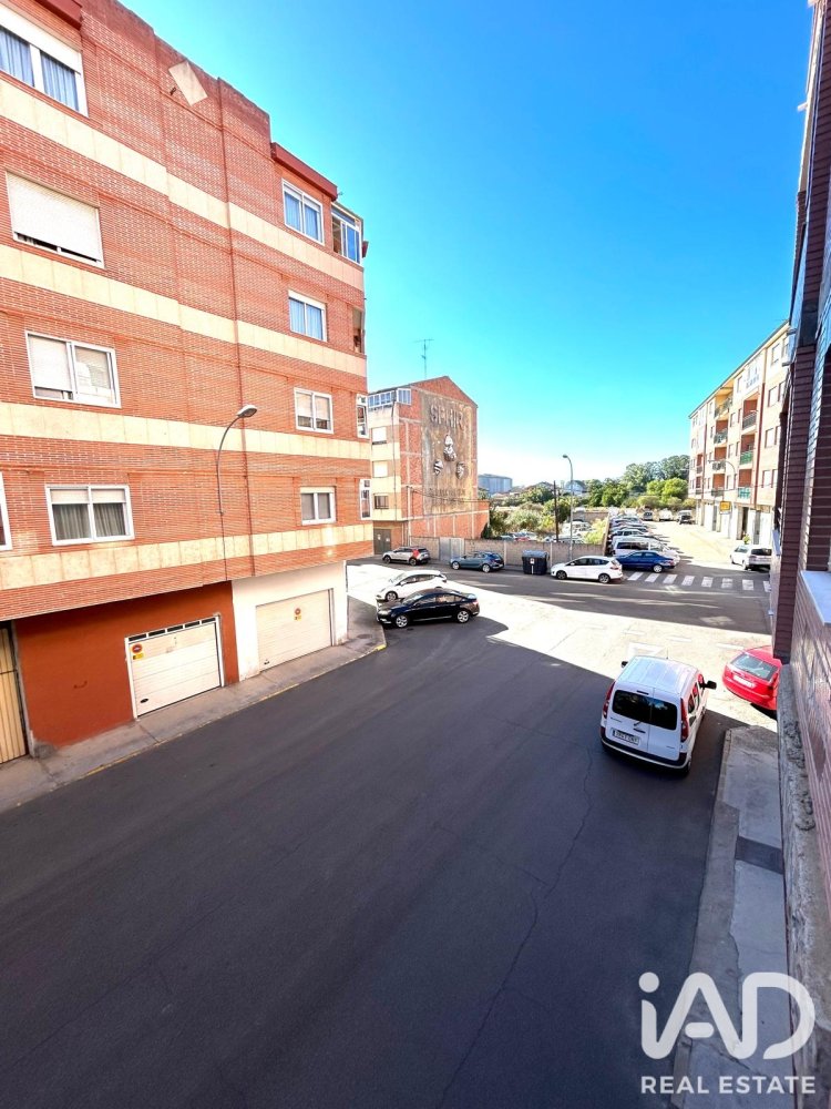 Apartament w La Baneza, Leon, Hiszpania 3 sypialnie, 163 mkw. nr 198672