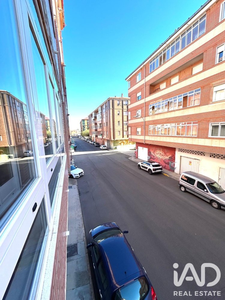 Apartament w La Baneza, Leon, Hiszpania 3 sypialnie, 163 mkw. nr 198672