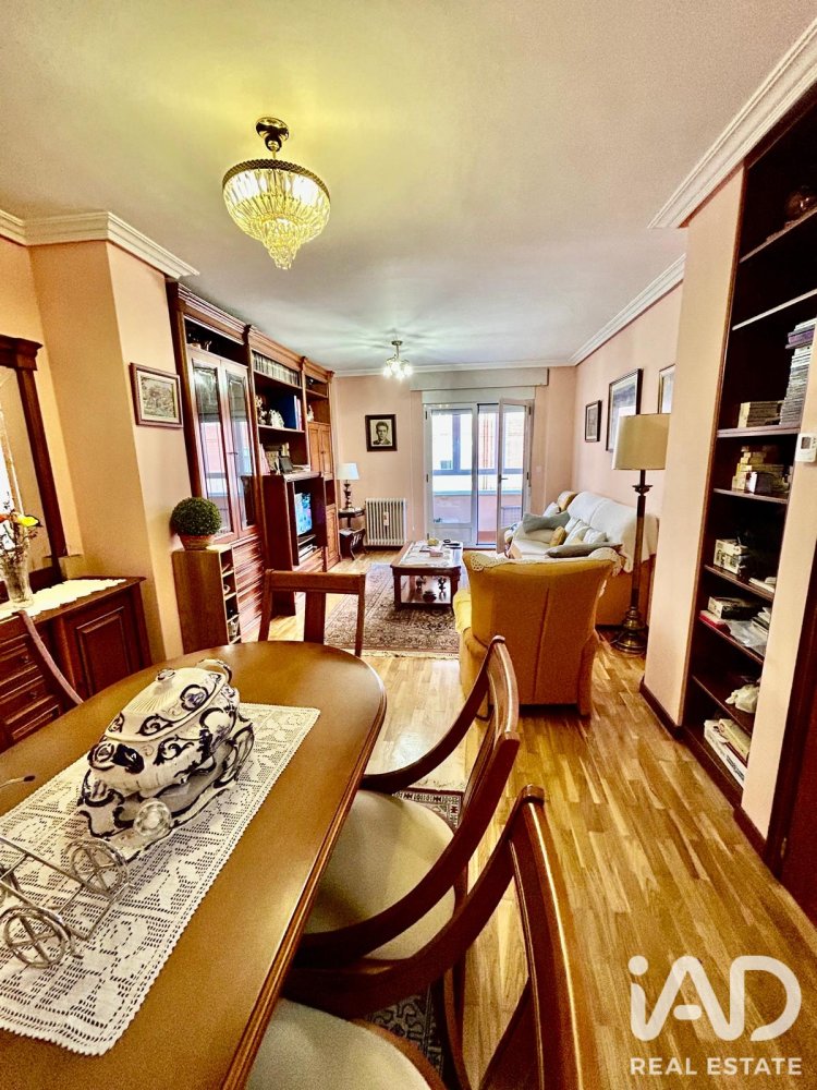 Apartament w La Baneza, Leon, Hiszpania 3 sypialnie, 163 mkw. nr 198672
